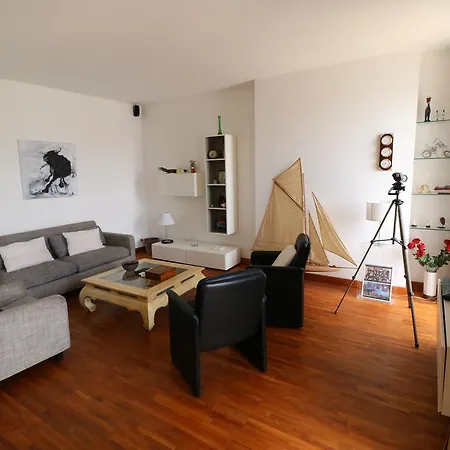 Luxury 1 Bedroom Quai St Pierre 2 Mins From The Palais & Croisette 269 *